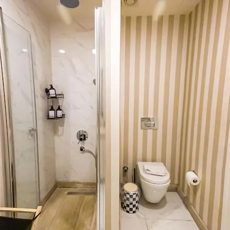 Beautiful Ultra Luxury 2+1 W/freeparking Estambul