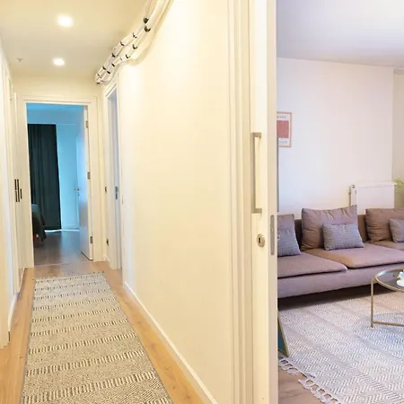 Beautiful Ultra Luxury 2+1 W/freeparking 아파트 이스탄불